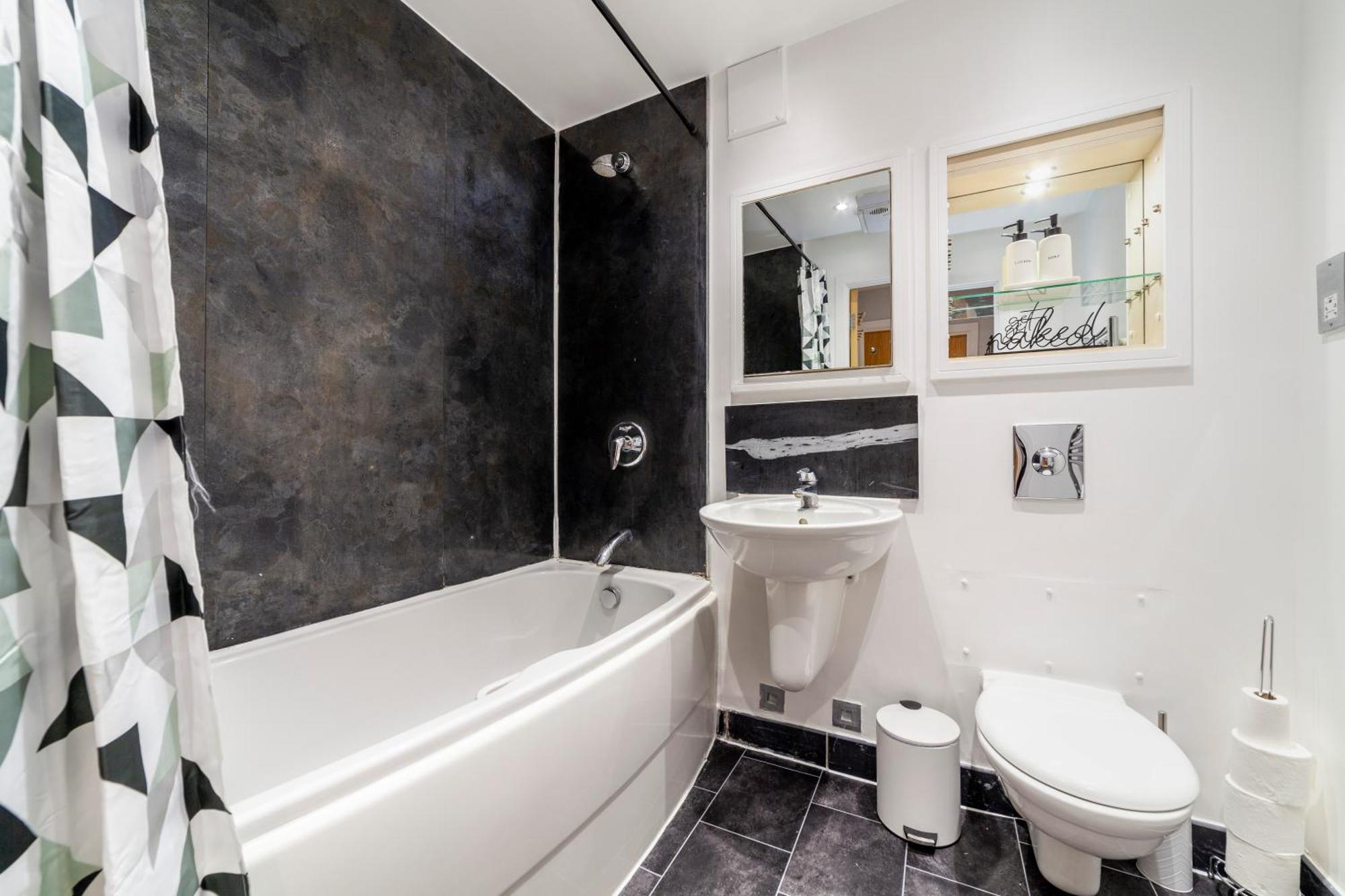 Comfy 2br Flat W Balcony In Canary Wharf Apartamento
