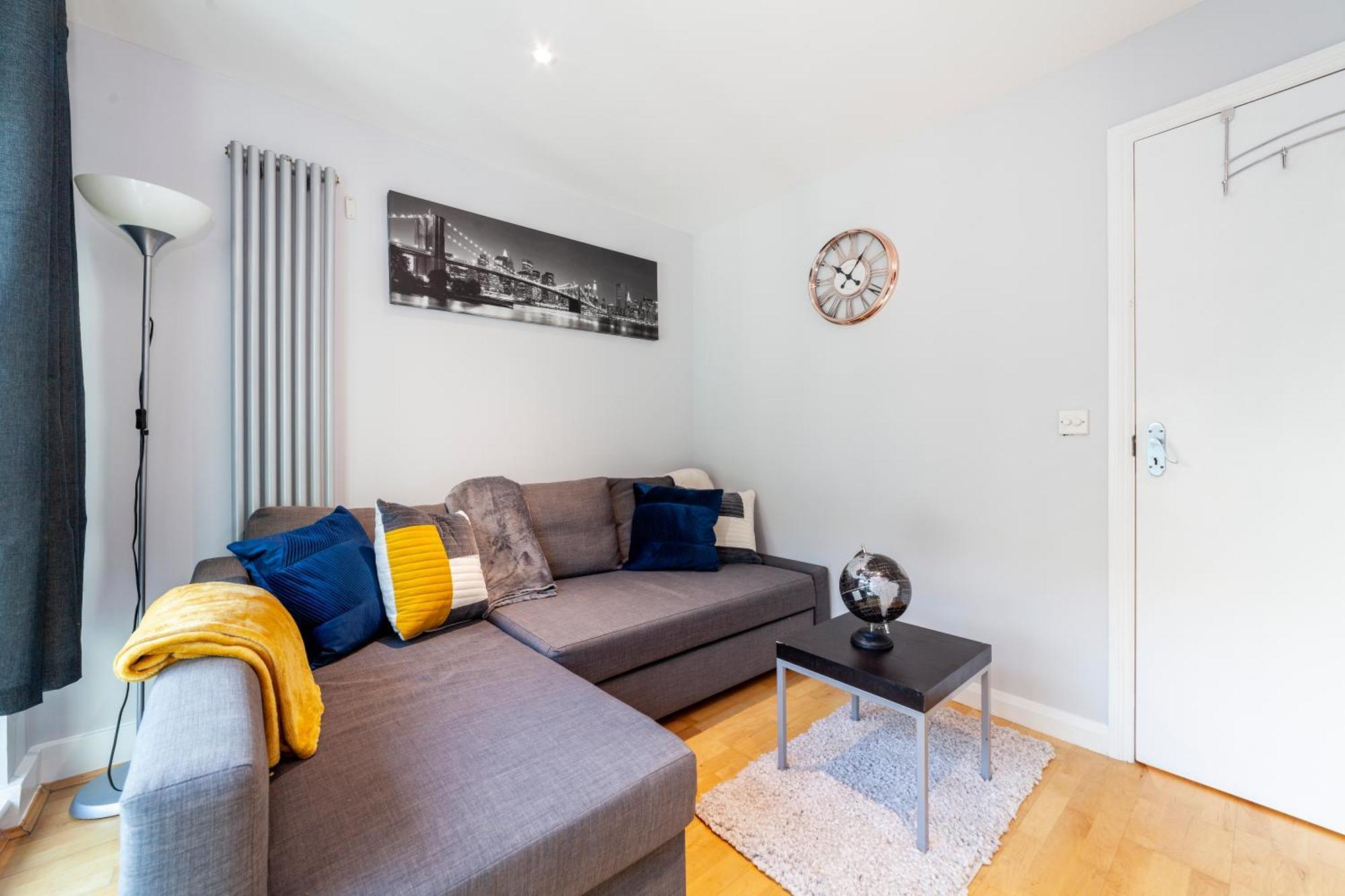 Apartamento Comfy 2br Flat W Balcony In Canary Wharf